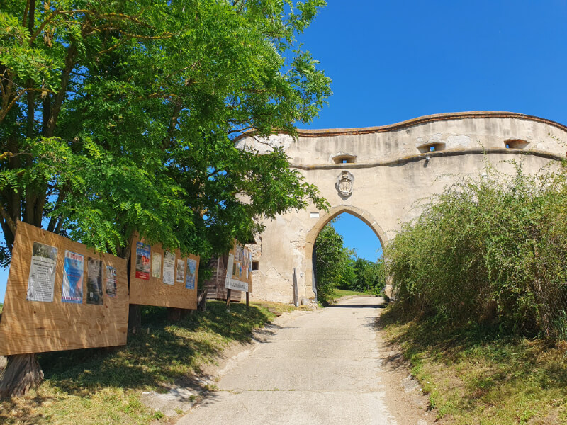 Dolní Kounice Castle