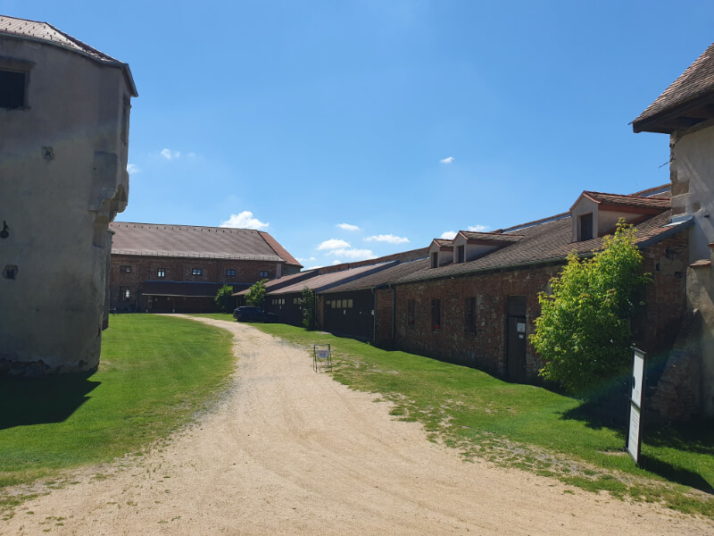 Dolní Kounice Castle