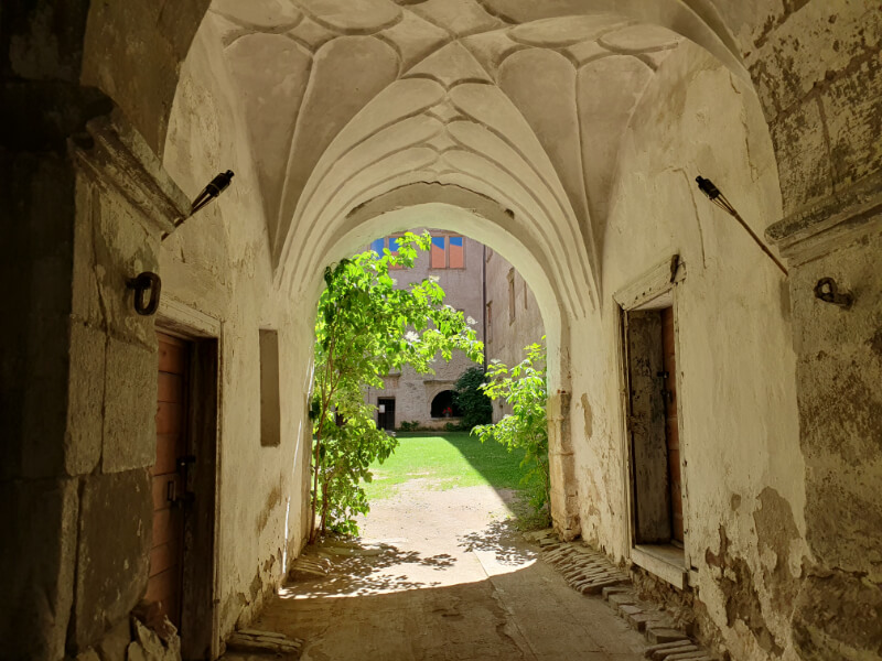 Dolní Kounice Castle